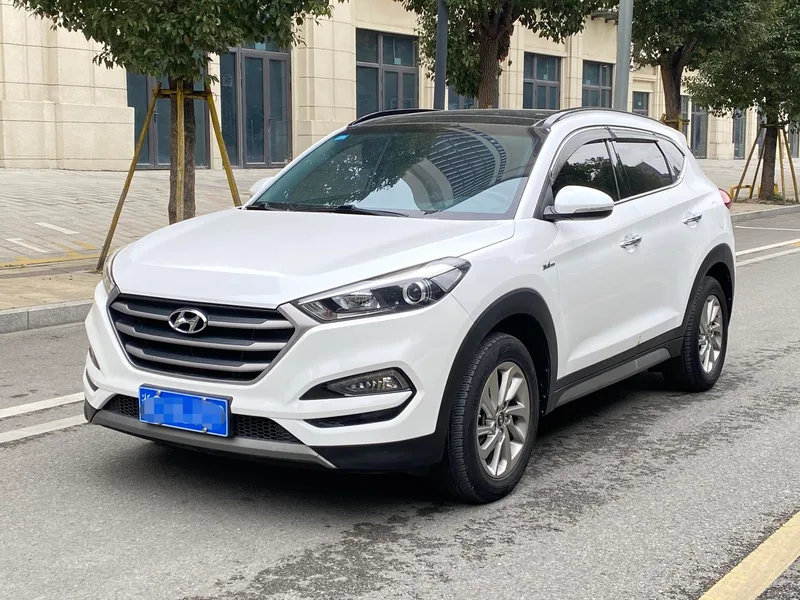 Hyundai Tucson 2018 1.6T Deux roues motrices à double embrayage 15 Édition spéciale d'anniversaire extérieur photo 1 Hyundai Tucson 2018 1.6T Deux roues motrices à double embrayage 15 Édition spéciale d'anniversaire extérieur photo 1