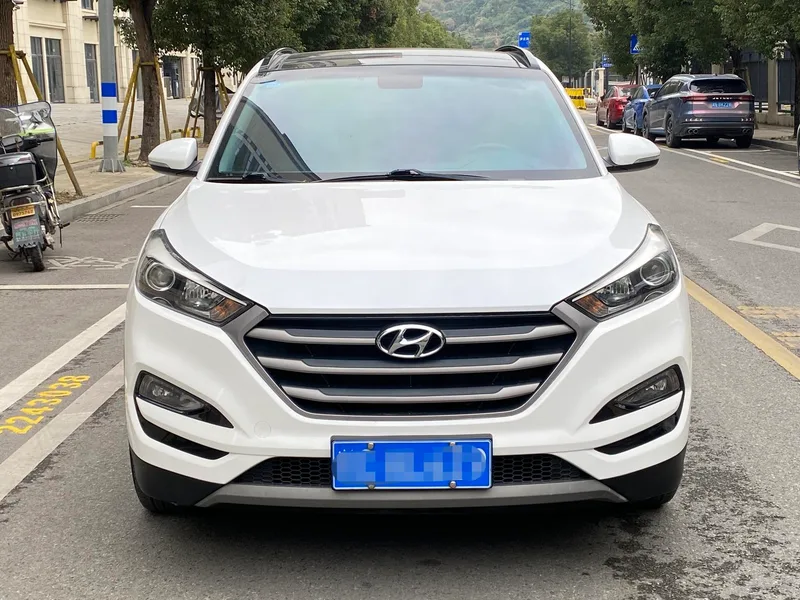 Hyundai Tucson 2018 1.6T Deux roues motrices à double embrayage 15 Édition spéciale d'anniversaire extérieur photo 2 Hyundai Tucson 2018 1.6T Deux roues motrices à double embrayage 15 Édition spéciale d'anniversaire extérieur photo 2
