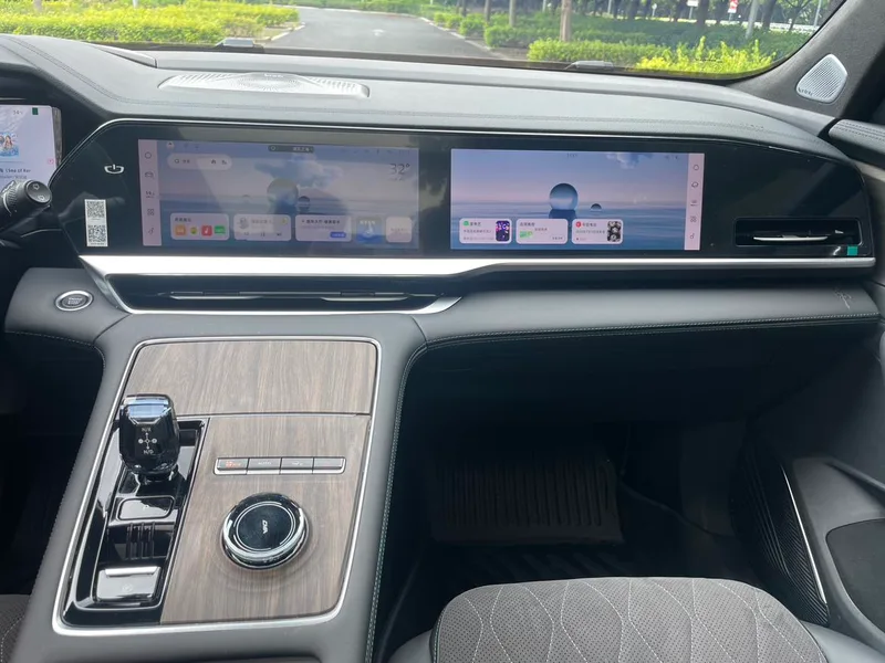 Geely Monjaro 2025 2.0TD Gaogong automatique à deux roues motrices Dongfang Yao remporte la version étoile intérieur photo 18 Geely Monjaro 2025 2.0TD Gaogong automatique à deux roues motrices Dongfang Yao remporte la version étoile intérieur photo 18