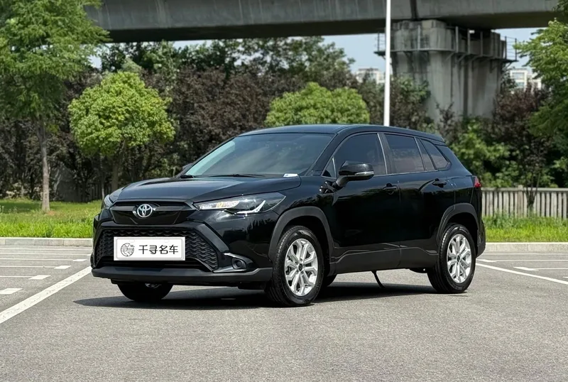 Toyota Frontlander 2023 2.0L CVT Version d'élite extérieur photo 1 Toyota Frontlander 2023 2.0L CVT Version d'élite extérieur photo 1