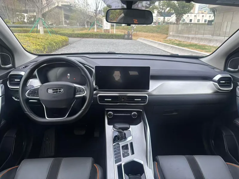 Geely Coolray 2023 1.5T DCT Version diamant extérieur photo 4 Geely Coolray 2023 1.5T DCT Version diamant extérieur photo 4