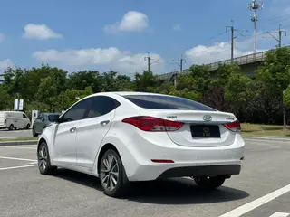 Hyundai Elantra Langdong 2015 1.6L Tipo de liderazgo automático exterior foto 6 Hyundai Elantra Langdong 2015 1.6L Tipo de liderazgo automático exterior foto 6