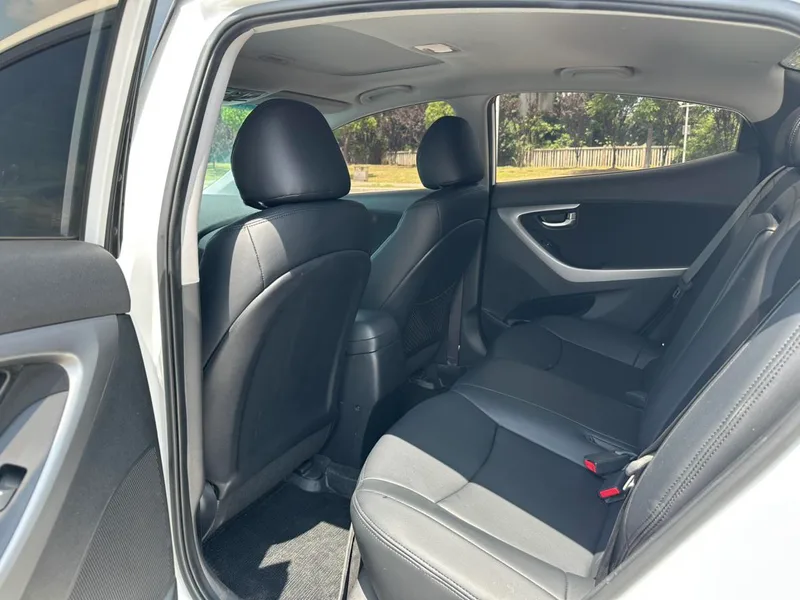 Hyundai Elantra Langdong 2015 1.6L Tipo de liderazgo automático interior foto 9 Hyundai Elantra Langdong 2015 1.6L Tipo de liderazgo automático interior foto 9