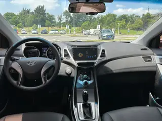 Hyundai Elantra Langdong 2015 1.6L Tipo de liderazgo automático interior foto 10 Hyundai Elantra Langdong 2015 1.6L Tipo de liderazgo automático interior foto 10