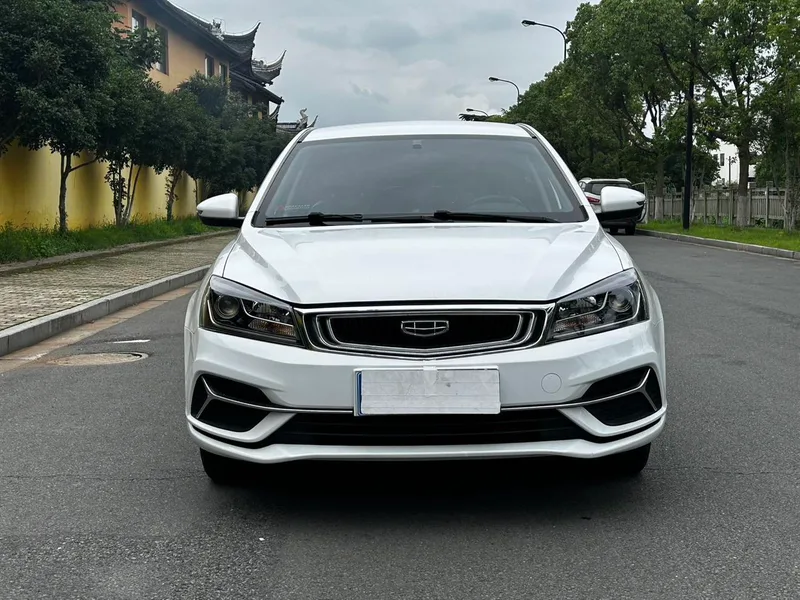 Geely Emgrand 2020 1.5L CVT Tipo cómodo exterior foto 2 Geely Emgrand 2020 1.5L CVT Tipo cómodo exterior foto 2