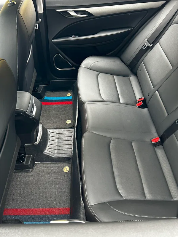 Geely Emgrand 2020 1.5L CVT Tipo cómodo interior foto 10 Geely Emgrand 2020 1.5L CVT Tipo cómodo interior foto 10