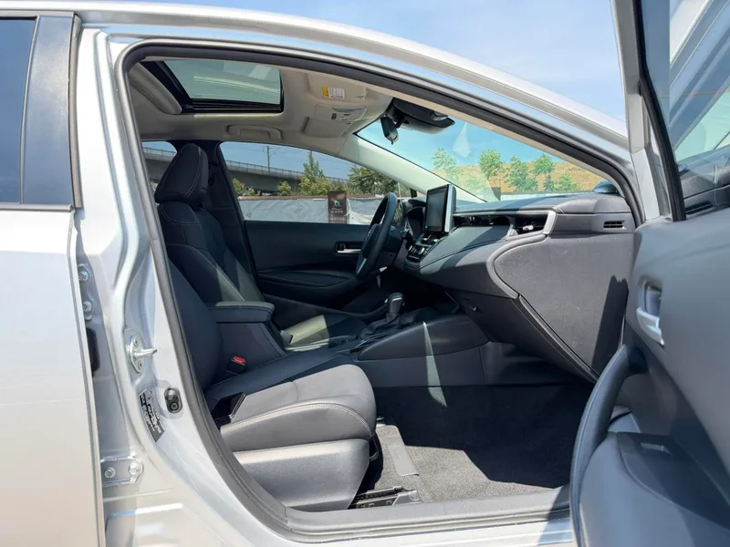Toyota Corolla 2021 1.2T S-CVT Luxury Edition interior photo 15 Toyota Corolla 2021 1.2T S-CVT Luxury Edition interior photo 15