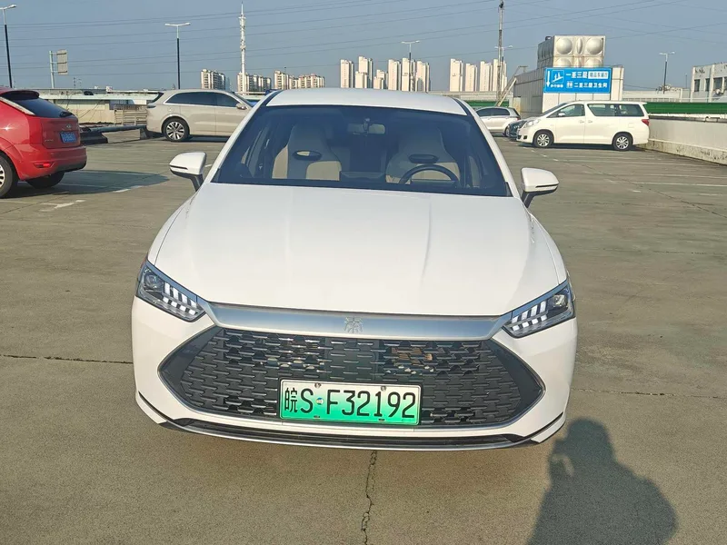 BYD Qin PLUS 2023 DM-i Champion Edition 55KM Leading Type exterior photo 2 BYD Qin PLUS 2023 DM-i Champion Edition 55KM Leading Type exterior photo 2