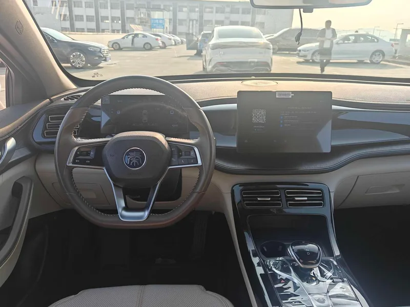 BYD Qin PLUS 2023 DM-i Champion Edition 55KM Leading Type interior photo 7 BYD Qin PLUS 2023 DM-i Champion Edition 55KM Leading Type interior photo 7