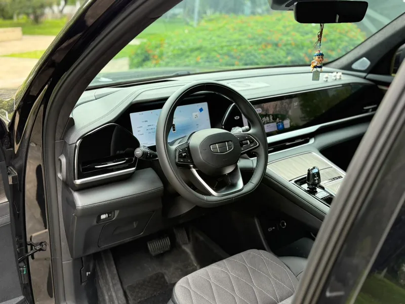 Geely Monjaro 2025 2.0TD Высокая работа автоматически с двумя приводами экстерьер фото 10 Geely Monjaro 2025 2.0TD Высокая работа автоматически с двумя приводами экстерьер фото 10