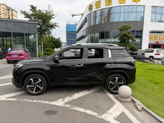 Hyundai ix35 2021 2.0L Automatic two-wheel drive leading version GLS exterior photo 3 Hyundai ix35 2021 2.0L Automatic two-wheel drive leading version GLS exterior photo 3