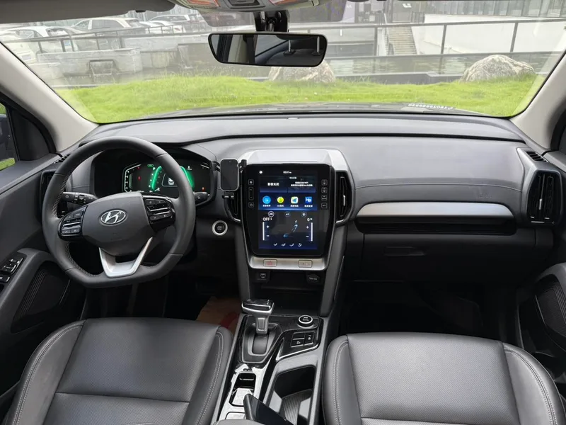 Hyundai ix35 2021 2.0L Automatic two-wheel drive leading version GLS interior photo 16 Hyundai ix35 2021 2.0L Automatic two-wheel drive leading version GLS interior photo 16