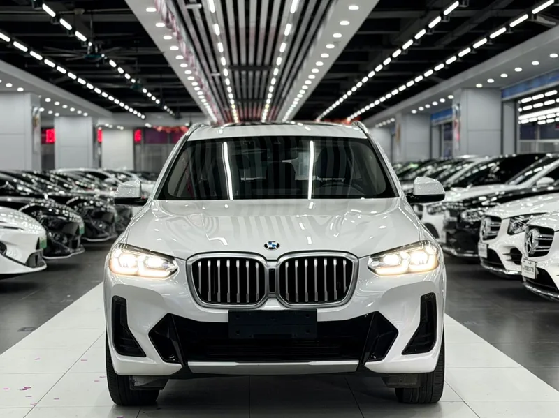 BMW X3 2022 xDrive25i M Conjunto deportivo exterior foto 2 BMW X3 2022 xDrive25i M Conjunto deportivo exterior foto 2