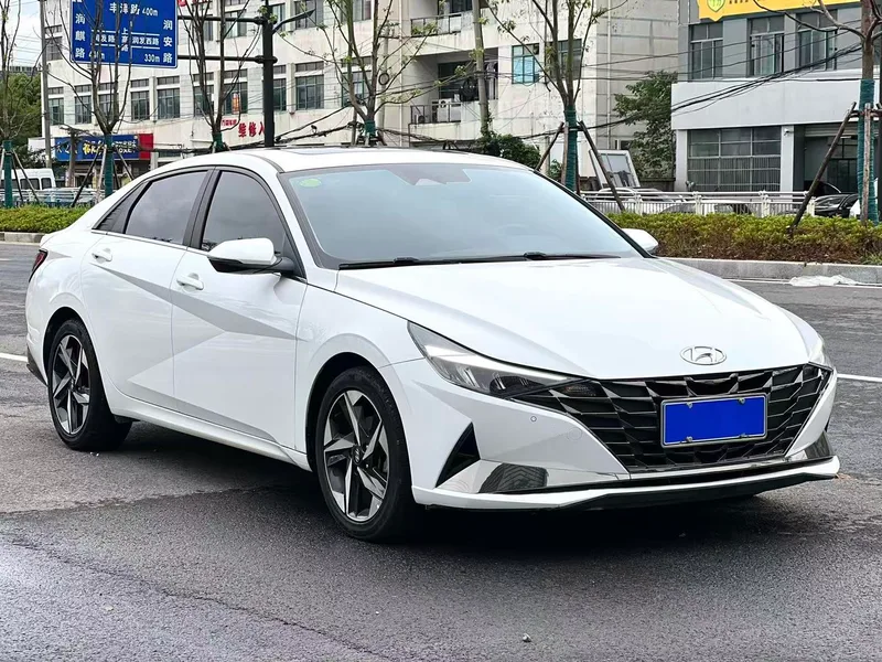 Hyundai Elantra 2021 1.5L CVT LUX Version de luxe extérieur photo 3