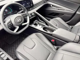 Hyundai Elantra 2023 1.5L CVT GLX Version d'élite intérieur photo 6 Hyundai Elantra 2023 1.5L CVT GLX Version d'élite intérieur photo 6