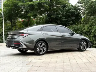 Hyundai Elantra 2023 1.5L CVT GLX Version d'élite intérieur photo 7 Hyundai Elantra 2023 1.5L CVT GLX Version d'élite intérieur photo 7
