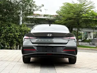 Hyundai Elantra 2023 1.5L CVT GLX Version d'élite intérieur photo 8 Hyundai Elantra 2023 1.5L CVT GLX Version d'élite intérieur photo 8
