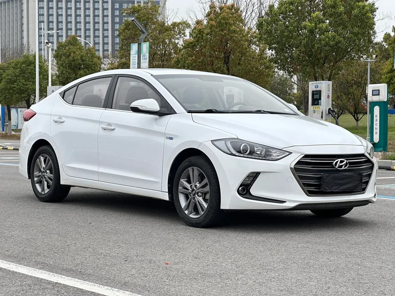 Hyundai Elantra Lingdong 2016 1.4T Double embrayage et éblouissement Type de vitalité extérieur photo 3 Hyundai Elantra Lingdong 2016 1.4T Double embrayage et éblouissement Type de vitalité extérieur photo 3