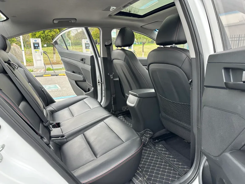 Hyundai Elantra Lingdong 2016 1.4T Double embrayage et éblouissement Type de vitalité intérieur photo 11 Hyundai Elantra Lingdong 2016 1.4T Double embrayage et éblouissement Type de vitalité intérieur photo 11