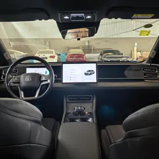 BYD Qin L 2025 Премиум-версия с автопилотом DM-i 120KM Превосходящий интерьер фото 9 BYD Qin L 2025 Премиум-версия с автопилотом DM-i 120KM Превосходящий интерьер фото 9