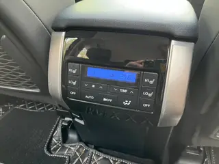 Toyota Prado 2018 3.5L Automatique TX-L Pin de secours à l'arrière extérieur photo 9 Toyota Prado 2018 3.5L Automatique TX-L Pin de secours à l'arrière extérieur photo 9