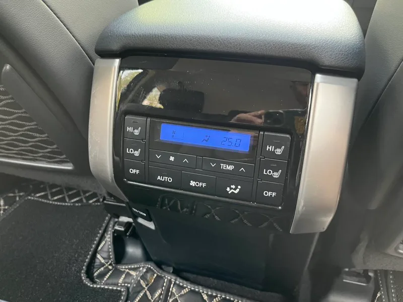 Toyota Prado 2018 3.5L Automatique TX-L Pin de secours à l'arrière extérieur photo 9 Toyota Prado 2018 3.5L Automatique TX-L Pin de secours à l'arrière extérieur photo 9