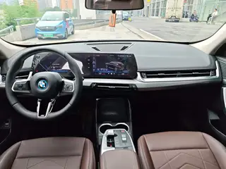 BMW iX1 2024 eDrive25L M Sports suit interior photo 11 BMW iX1 2024 eDrive25L M Sports suit interior photo 11