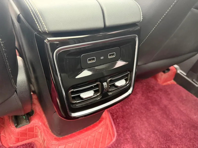 Jetour X70 PLUS 2023 1.5T DCT Brave PLUS 5 Siège intérieur photo 18