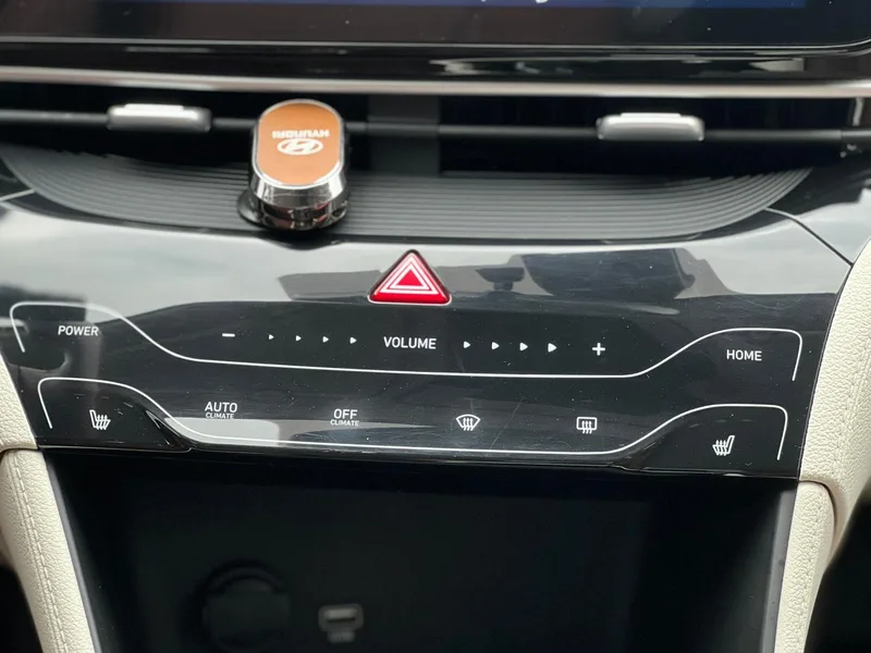 Hyundai Mistra 2021 1.8L MPi CVT Premium Edition LUX interior photo 15