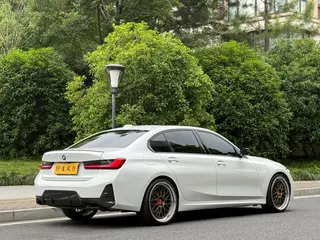 BMW 3 Series 2023 325Li M Set de nuit de sport extérieur photo 6