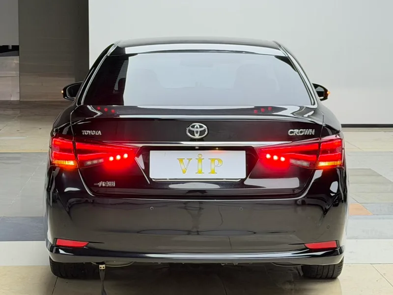 Toyota Crown 2015 2.5L Versión de disfrute inteligente exterior foto 5 Toyota Crown 2015 2.5L Versión de disfrute inteligente exterior foto 5