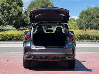 Changan CS75 PLUS 2023 Deuxième génération 1.5T Élite automatique extérieur photo 8 Changan CS75 PLUS 2023 Deuxième génération 1.5T Élite automatique extérieur photo 8