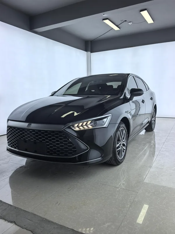 BYD Qin PLUS 2023 DM-i Champion Edition 120KM Transcendent exterior photo 1 BYD Qin PLUS 2023 DM-i Champion Edition 120KM Transcendent exterior photo 1