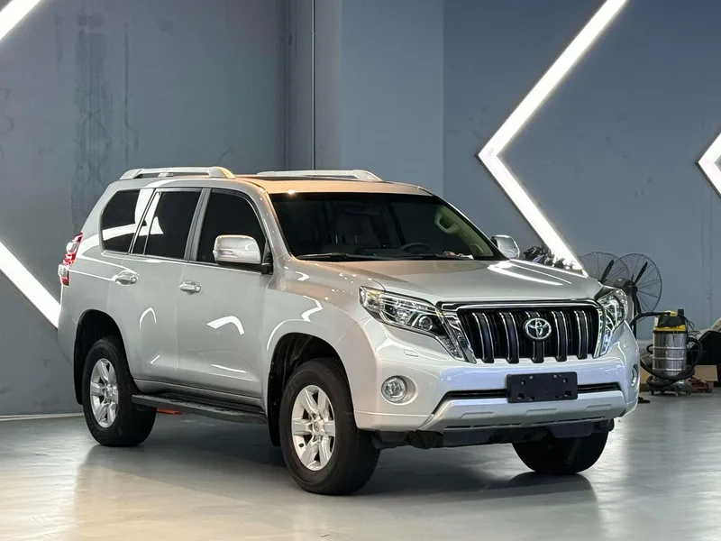 Toyota Prado 2016 2.7L Versión de lujo automática exterior foto 3 Toyota Prado 2016 2.7L Versión de lujo automática exterior foto 3