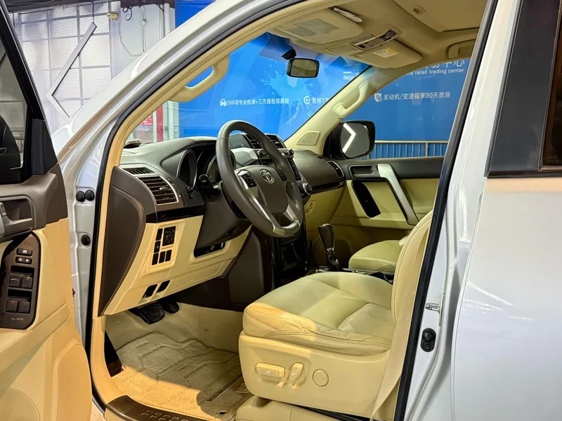 Toyota Prado 2016 2.7L Versión de lujo automática exterior foto 5 Toyota Prado 2016 2.7L Versión de lujo automática exterior foto 5