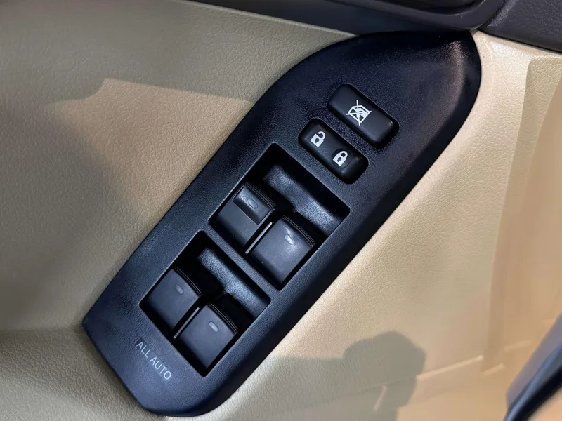 Toyota Prado 2016 2.7L Versión de lujo automática exterior foto 8 Toyota Prado 2016 2.7L Versión de lujo automática exterior foto 8