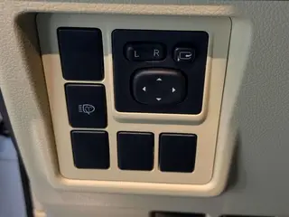 Toyota Prado 2016 2.7L Versión de lujo automática interior foto 15 Toyota Prado 2016 2.7L Versión de lujo automática interior foto 15