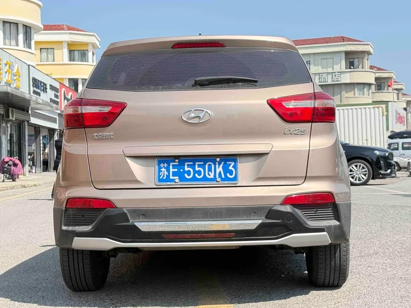 Hyundai ix25 2015 1.6L Automatic two-wheel drive noble type DLX exterior photo 3