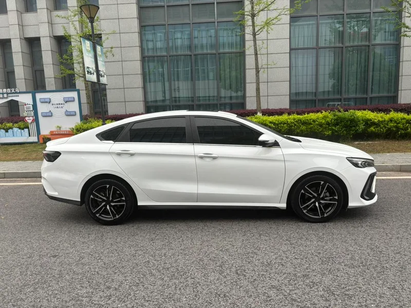 Geely Binrui 2022 Binrui COOL 1.5T DCT Versión de interruptor eléctrico exterior foto 4 Geely Binrui 2022 Binrui COOL 1.5T DCT Versión de interruptor eléctrico exterior foto 4