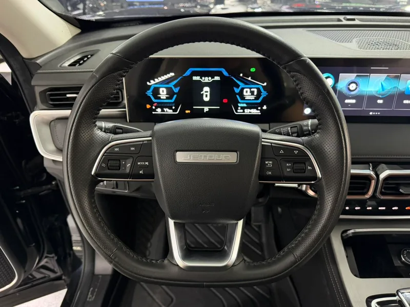 Jetour X70 PLUS 2021 Restyling 1.5T DCT mountain Pro 5 seat interior photo 12 Jetour X70 PLUS 2021 Restyling 1.5T DCT mountain Pro 5 seat interior photo 12