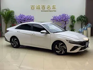 Hyundai Elantra 2023 1.5L CVT LUX Version de luxe extérieur photo 3 Hyundai Elantra 2023 1.5L CVT LUX Version de luxe extérieur photo 3