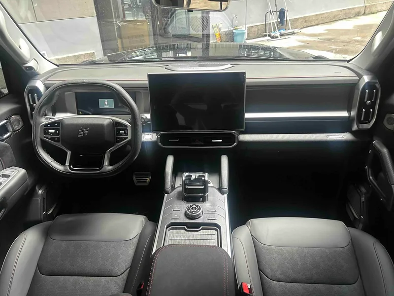 Jetour T2 2023 2.0TD Four-wheel drive Conquer interior photo 16 Jetour T2 2023 2.0TD Four-wheel drive Conquer interior photo 16