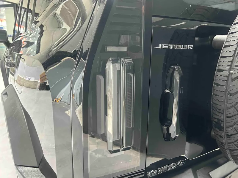 Jetour T2 2023 2.0TD Four-wheel drive Conquer interior photo 18 Jetour T2 2023 2.0TD Four-wheel drive Conquer interior photo 18