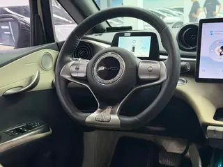 BYD Dolphin 2021 Fashion Edition exterior photo 3