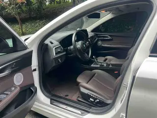 BMW 1 Series 2023 120i M Sports Obsidian Night Edition interior photo 11 BMW 1 Series 2023 120i M Sports Obsidian Night Edition interior photo 11