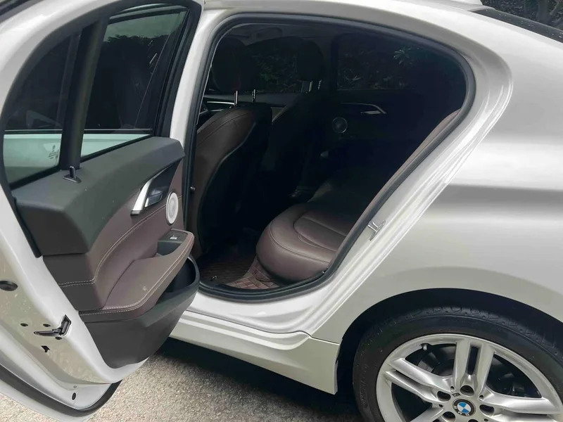 BMW 1 Series 2023 120i M Sports Obsidian Night Edition interior photo 15 BMW 1 Series 2023 120i M Sports Obsidian Night Edition interior photo 15