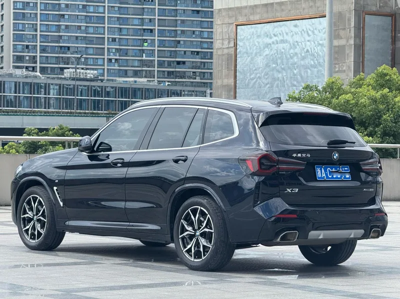 BMW X3 2022 xDrive25i M Conjunto deportivo exterior foto 4