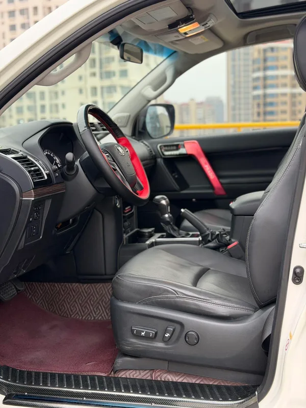 Toyota Prado 2019 3.5L Автоматический TX-L Премиум-версия интерьер фото 14 Toyota Prado 2019 3.5L Автоматический TX-L Премиум-версия интерьер фото 14