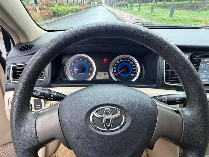 Toyota Corolla EX 2013 1.6L Automatic Luxury Edition interior photo 12 Toyota Corolla EX 2013 1.6L Automatic Luxury Edition interior photo 12