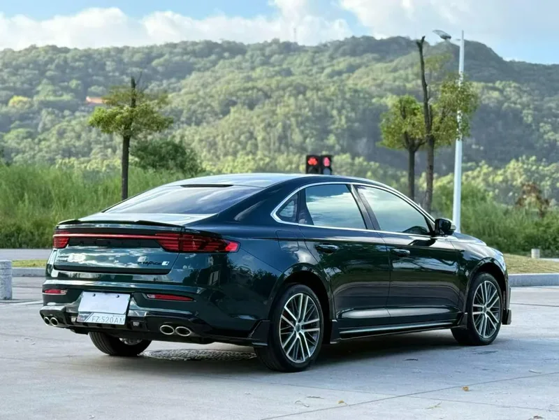 Geely Preface 2023 2.0T Seule cette version verte extérieur photo 4 Geely Preface 2023 2.0T Seule cette version verte extérieur photo 4